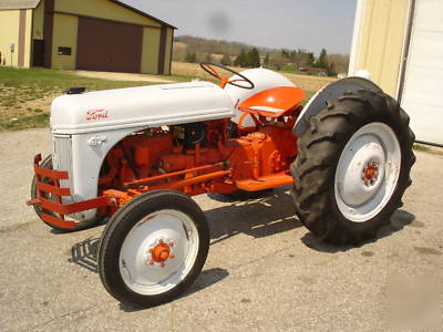 1949 ford 8N w/ extras 