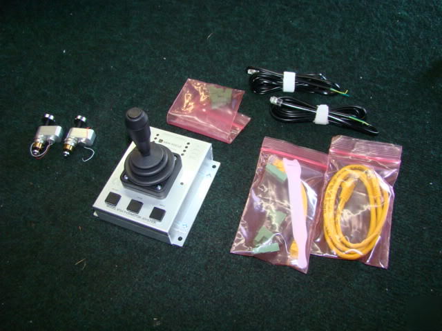 New focus 8754 picomotor 2 axis joystick w/ 2 actuators