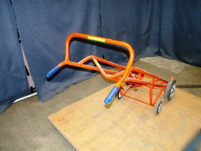 Wesco barrel cart with safety hook