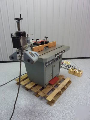 Delta invicta RS15 7.5HP shaper powerfeed video demo