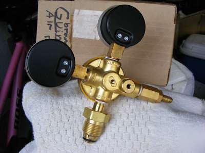 Guinness nitrogen kegerator draft beer regulator valve