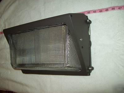 Industrial quality exterior wall light - wallpack MH100
