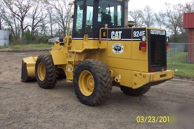 Caterpillar 924F rubber tire loader