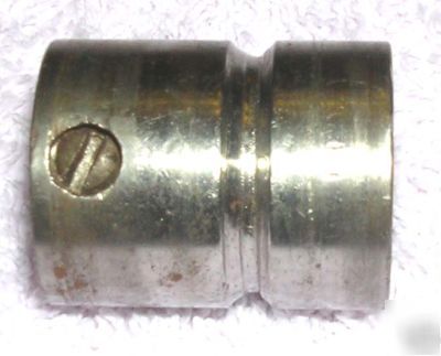 Grooved roller for your fabric puller