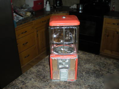 Vintage northwestern gumball machine w/glass globe