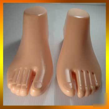Female feet mannequin display for thongs shoes toe ring