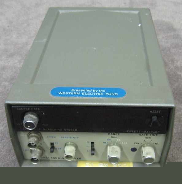 Hp model 5303A 500MHZ counter w/ 5300A measuring system