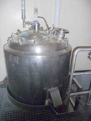 Mueller 1000 liter buffer tank 316 stainless