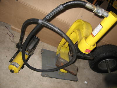 Enerpac c-clamp complete with cylinder & foot pedal