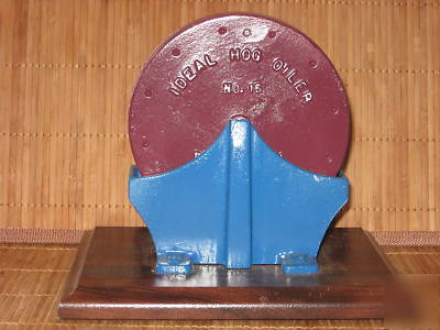 1914 miniature cast iron ideal hog oiler 