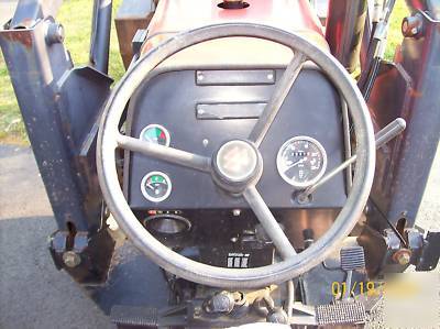 2000 massey ferguson 271 diesel tractor w/ loader only