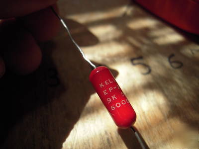 Kelvin temperature compensating resistor 9K 6000PPM