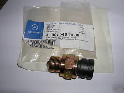 Mercedes benz switch part # A0015457409 freightliner 
