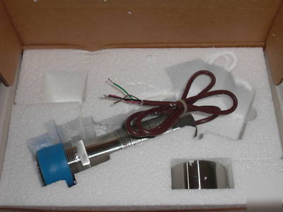 New lot of 2 ametek 851FG0100NHSCS pressure transmitter 