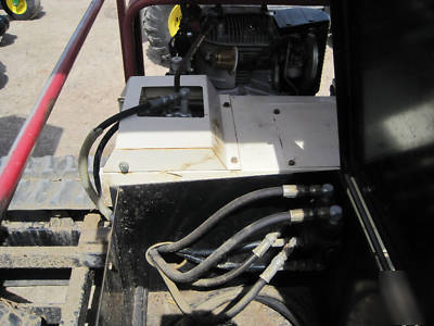 PT2400 tracked utility cart with snow plow-lqqk