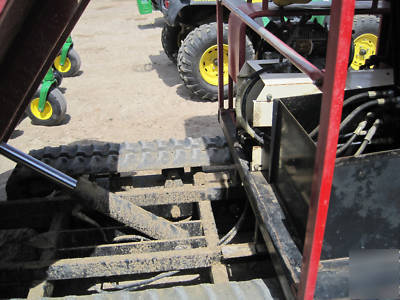 PT2400 tracked utility cart with snow plow-lqqk
