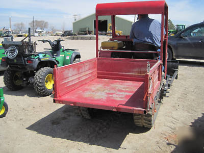 PT2400 tracked utility cart with snow plow-lqqk