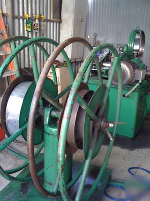 Spiral duct machine for sheet metal industry