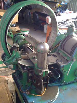 Spiral duct machine for sheet metal industry