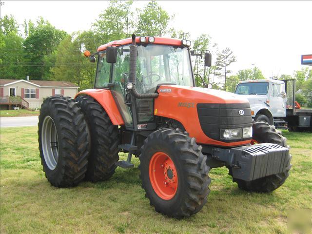 Very nice 2005 kubota M125X 4X4 cab tractor