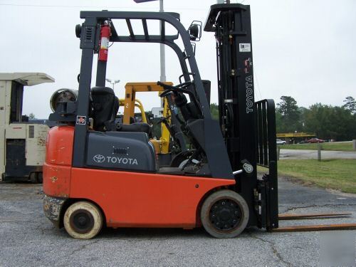 Toyota 3000 lb capacity forklift truck