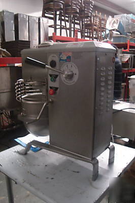 Univex 12 qt counter-top mixer 