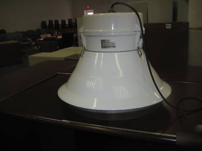 400 watt lowbay warehouse shop light by hubbell