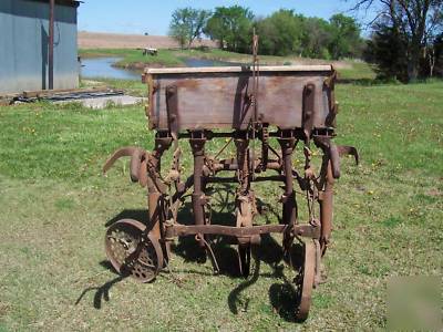 Antique 1906 monitor 5 disc drill seeder complete nice 