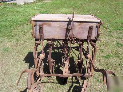 Antique 1906 monitor 5 disc drill seeder complete nice 