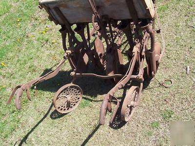 Antique 1906 monitor 5 disc drill seeder complete nice 