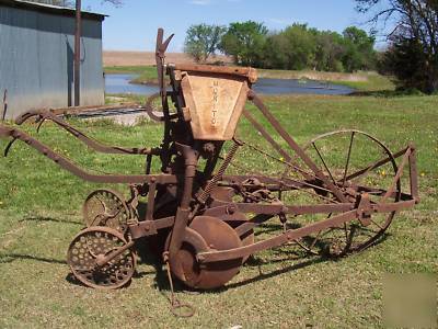 Antique 1906 monitor 5 disc drill seeder complete nice 
