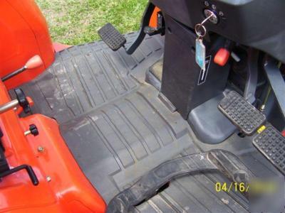 L3130HST kubota 4WD tractor loader/trailer/pallet forks
