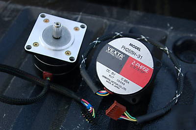 New one vexta PH265M-31 2 phase 0.9 step stepping motor 