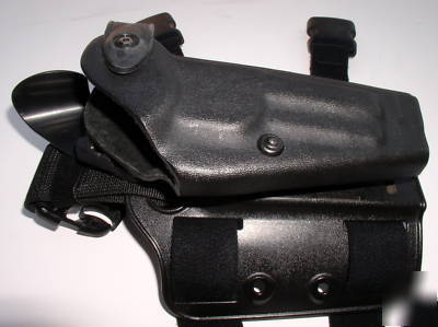 Safariland holster 6005-73 ber leg holster - right hand