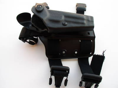 Safariland holster 6005-73 ber leg holster - right hand