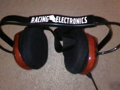Uniden nascar 30 channel 10 band scanner with headsets