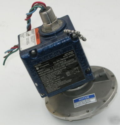 Neo-dyn adjustable differential pressure switch itt