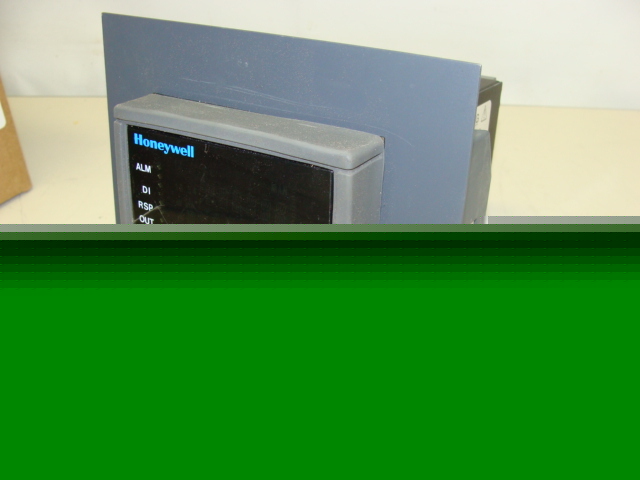 New honeywell UDC3300 universal digital controller 