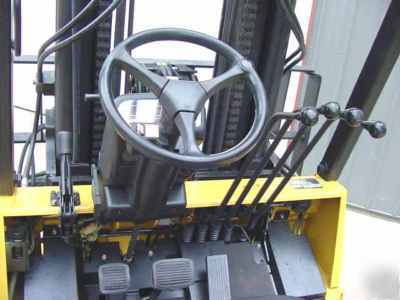2004 caterpillar 12,000 lb lift truck forklift 12000 
