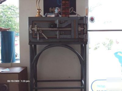 Baum antique jewelers safe w/custom made tubular stand
