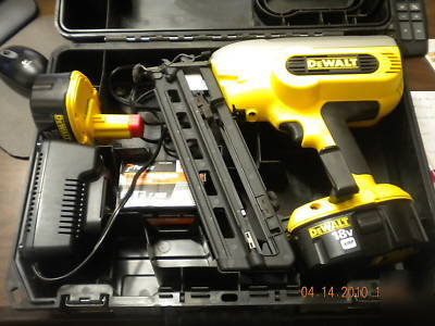 Dewalt DC618 18V xrp cordless finish nailer 16GA 2 batt
