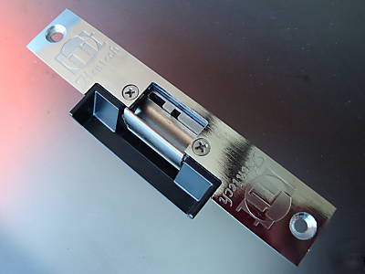 Electric door strike fail-secure design