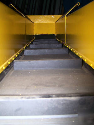 Hytrol hopper paddle 7' conveyer w 24