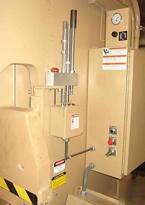 Standard industrial hydraulic press brake, 200 ton, 12'