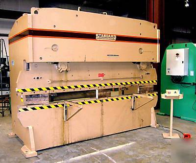 Standard industrial hydraulic press brake, 200 ton, 12'