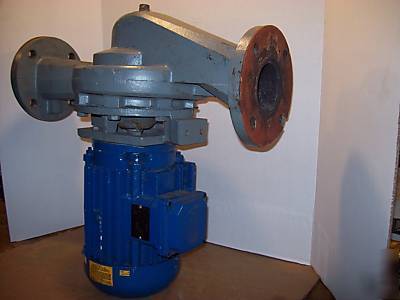 Three phase inline circulator pump 3