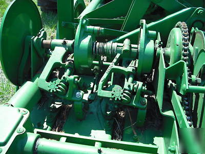 John deere 24T square baler nice condition ready to go