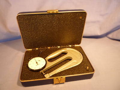 Vintage busmc thickness gauge in original case.