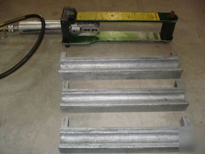 Greenlee flip top tubing bender model # 882 complete 