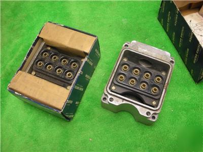 2 honeywell oil tight 8-pole terminal base nos 18PA3